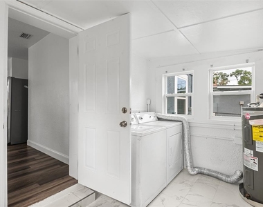807 Nw 1st Avenue - Photo Thumbnail 6