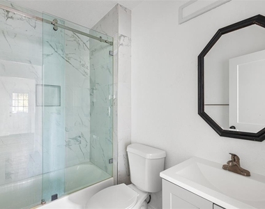 807 Nw 1st Avenue - Photo Thumbnail 8