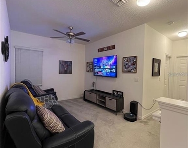 2510 Sedge Grass Way - Photo Thumbnail 17