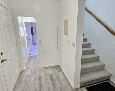 341 Bayshore Drive - Photo Thumbnail 24