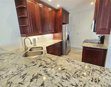 341 Bayshore Drive - Photo Thumbnail 12