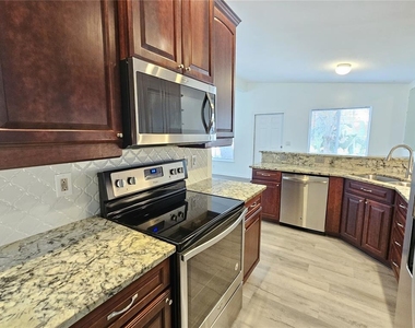 341 Bayshore Drive - Photo Thumbnail 15