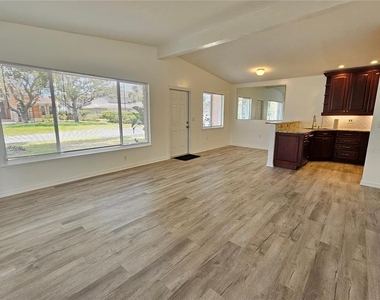 341 Bayshore Drive - Photo Thumbnail 1