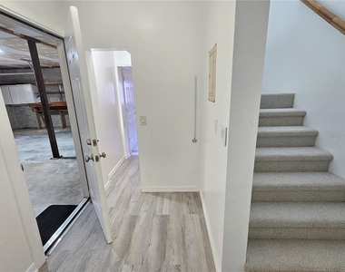 341 Bayshore Drive - Photo Thumbnail 38