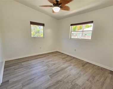 341 Bayshore Drive - Photo Thumbnail 22