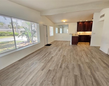 341 Bayshore Drive - Photo Thumbnail 10