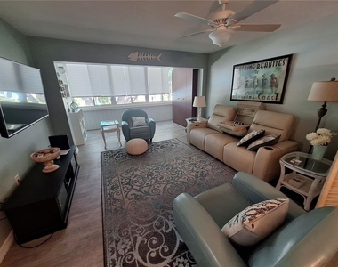 2437 Harbor Boulevard - Photo Thumbnail 2