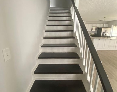 206 Mary Catherine Court - Photo Thumbnail 8