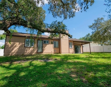 1512 Prairie Lake Boulevard - Photo Thumbnail 1