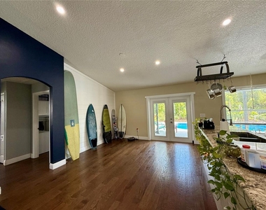 42 Renworth Lane - Photo Thumbnail 14