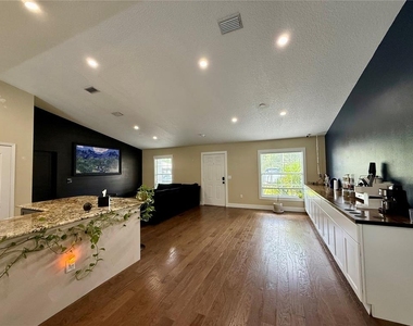 42 Renworth Lane - Photo Thumbnail 4