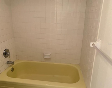 150 Harborside Avenue - Photo Thumbnail 10