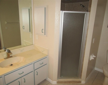 22182 Peachland Boulevard - Photo Thumbnail 10
