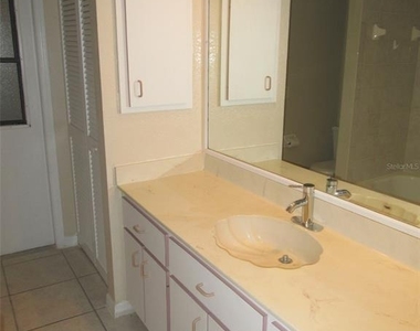 22182 Peachland Boulevard - Photo Thumbnail 14