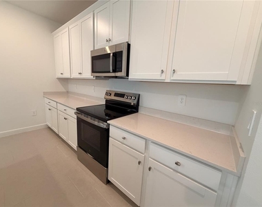 3917 Passion Vine Dr - Photo Thumbnail 4