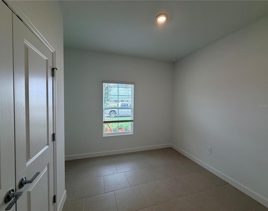 3917 Passion Vine Dr - Photo Thumbnail 16