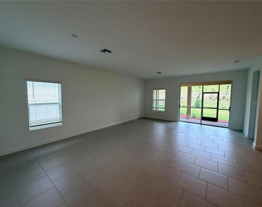 3917 Passion Vine Dr - Photo Thumbnail 8