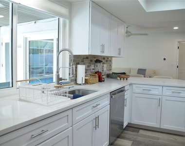 726 Birdsong Lane - Photo Thumbnail 13