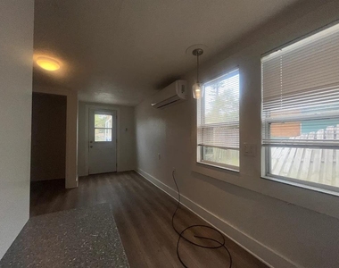 1713 29th Street W - Photo Thumbnail 2