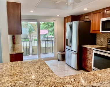 6430 Sun Eagle Lane - Photo Thumbnail 8