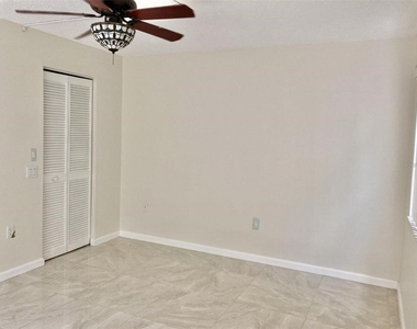6430 Sun Eagle Lane - Photo Thumbnail 16
