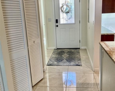 6430 Sun Eagle Lane - Photo Thumbnail 4
