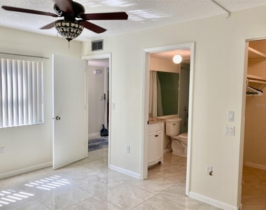 6430 Sun Eagle Lane - Photo Thumbnail 15