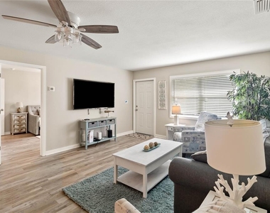 526 Conrad Road - Photo Thumbnail 6