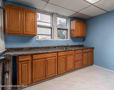 844 Monroe Avenue - Photo Thumbnail 8