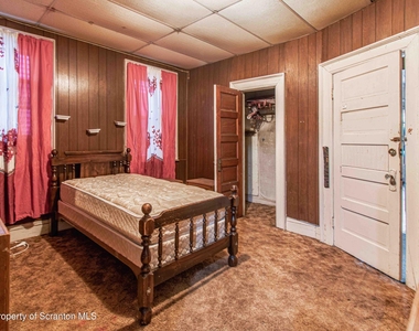 844 Monroe Avenue - Photo Thumbnail 12