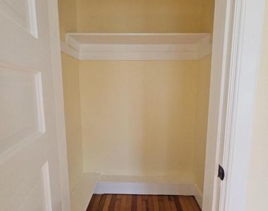 1327 Oram Street - Photo Thumbnail 4