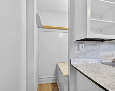 1139 W Linden Street - Photo Thumbnail 15