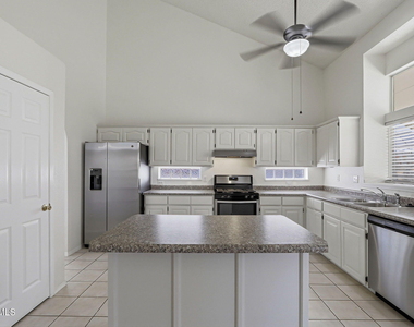 7239 Desert Jewel Drive - Photo Thumbnail 15