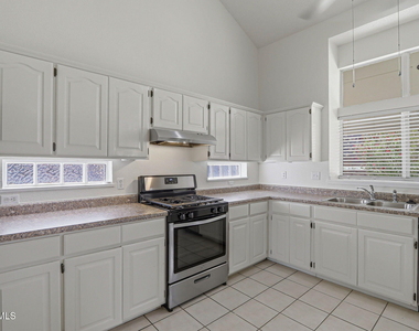 7239 Desert Jewel Drive - Photo Thumbnail 12