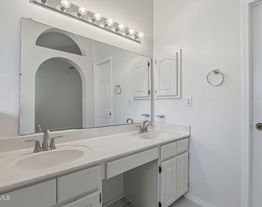 7239 Desert Jewel Drive - Photo Thumbnail 28