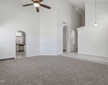 7239 Desert Jewel Drive - Photo Thumbnail 7