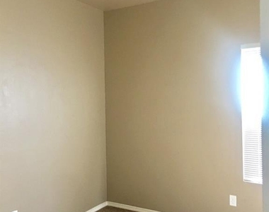 3716 Loma Cortez Drive - Photo Thumbnail 6