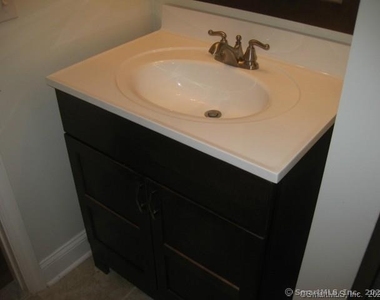 95 Highview Avenue - Photo Thumbnail 11