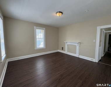 184 Pacific Street - Photo Thumbnail 2