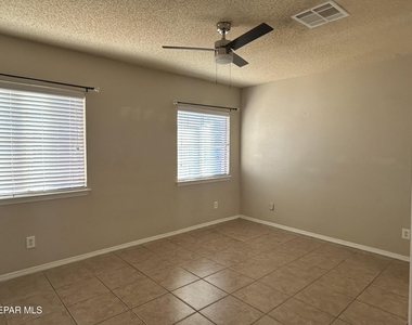 12577 Carlos Bombach Avenue - Photo Thumbnail 8