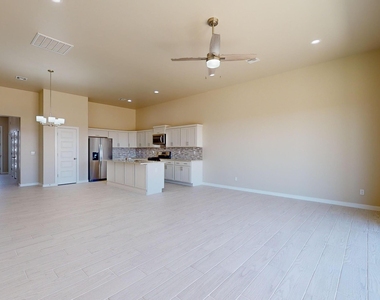 11118 Blue Eyed Grass Street - Photo Thumbnail 8