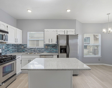 12325 Tierra Bella Drive - Photo Thumbnail 7