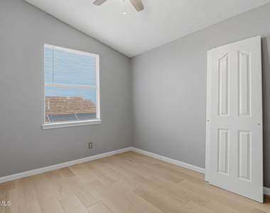 12325 Tierra Bella Drive - Photo Thumbnail 21