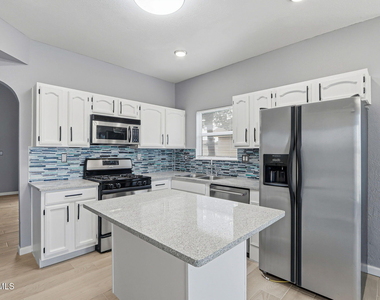 12325 Tierra Bella Drive - Photo Thumbnail 8