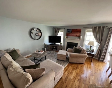 1305 Sienna Drive - Photo Thumbnail 7
