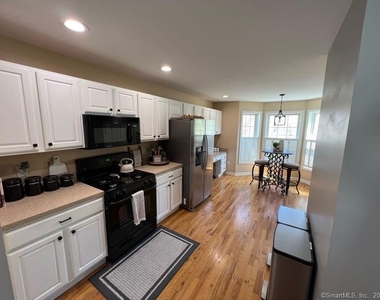 1305 Sienna Drive - Photo Thumbnail 3