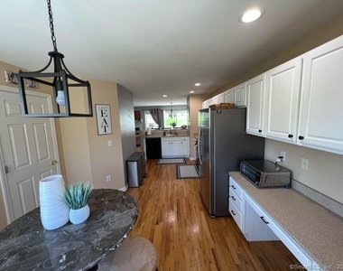 1305 Sienna Drive - Photo Thumbnail 4