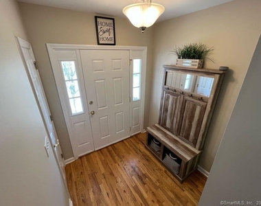 1305 Sienna Drive - Photo Thumbnail 2