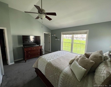 1305 Sienna Drive - Photo Thumbnail 9