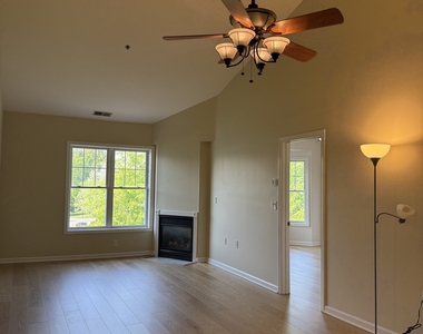 105 Richards Avenue - Photo Thumbnail 2